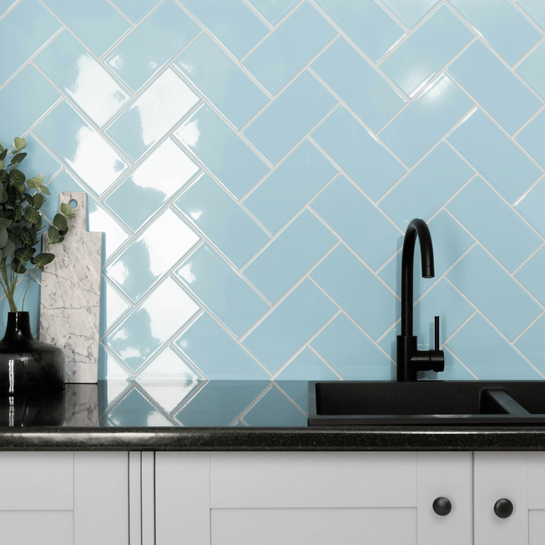 Monocolour Aire Blue ceramic wall tiles with glossy finish