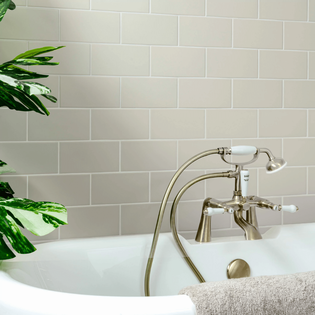 Monocolour Hueso Cream ceramic wall tiles with matt finish