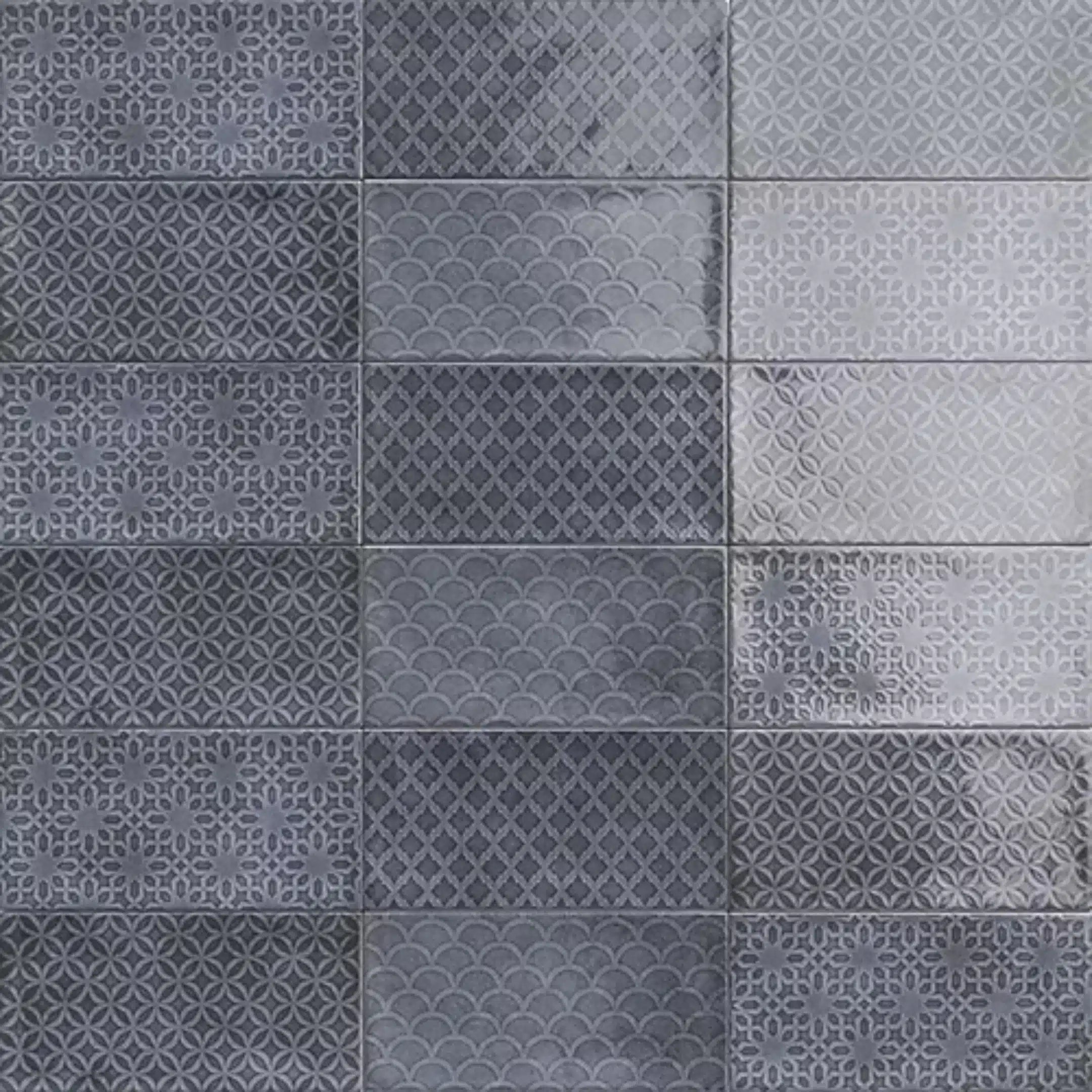Gloss ceramic tile with blue decorative pattern