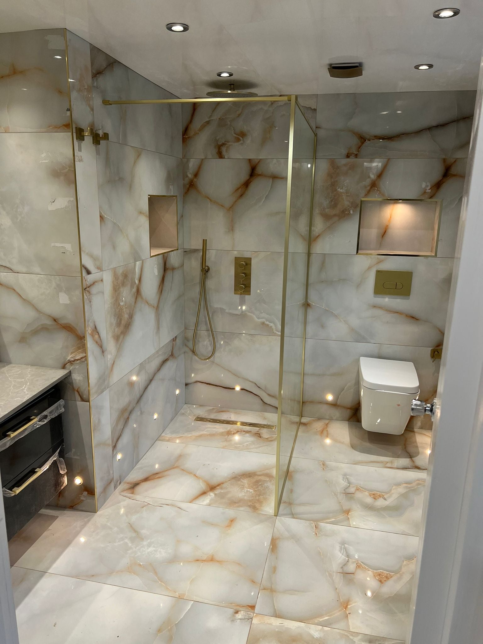 Nerova Nacar Polished Tile