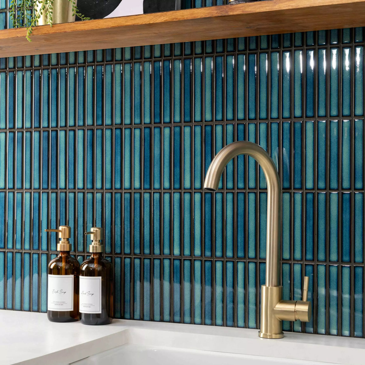 Decorative blue porcelain mosaic tiles for stylish walls