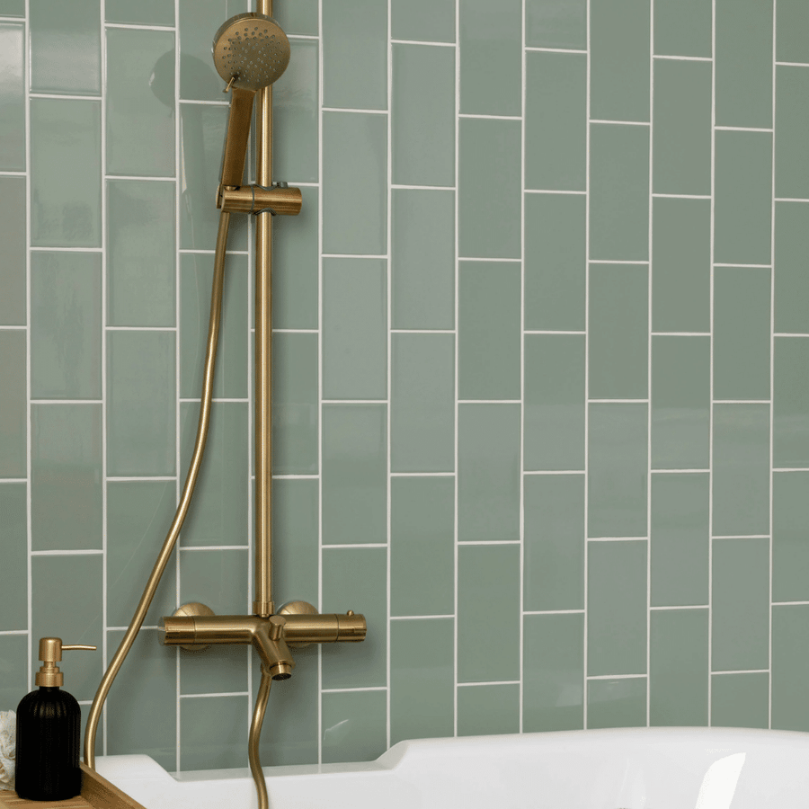 Monocolour Alga Green ceramic wall tiles with glossy finish
